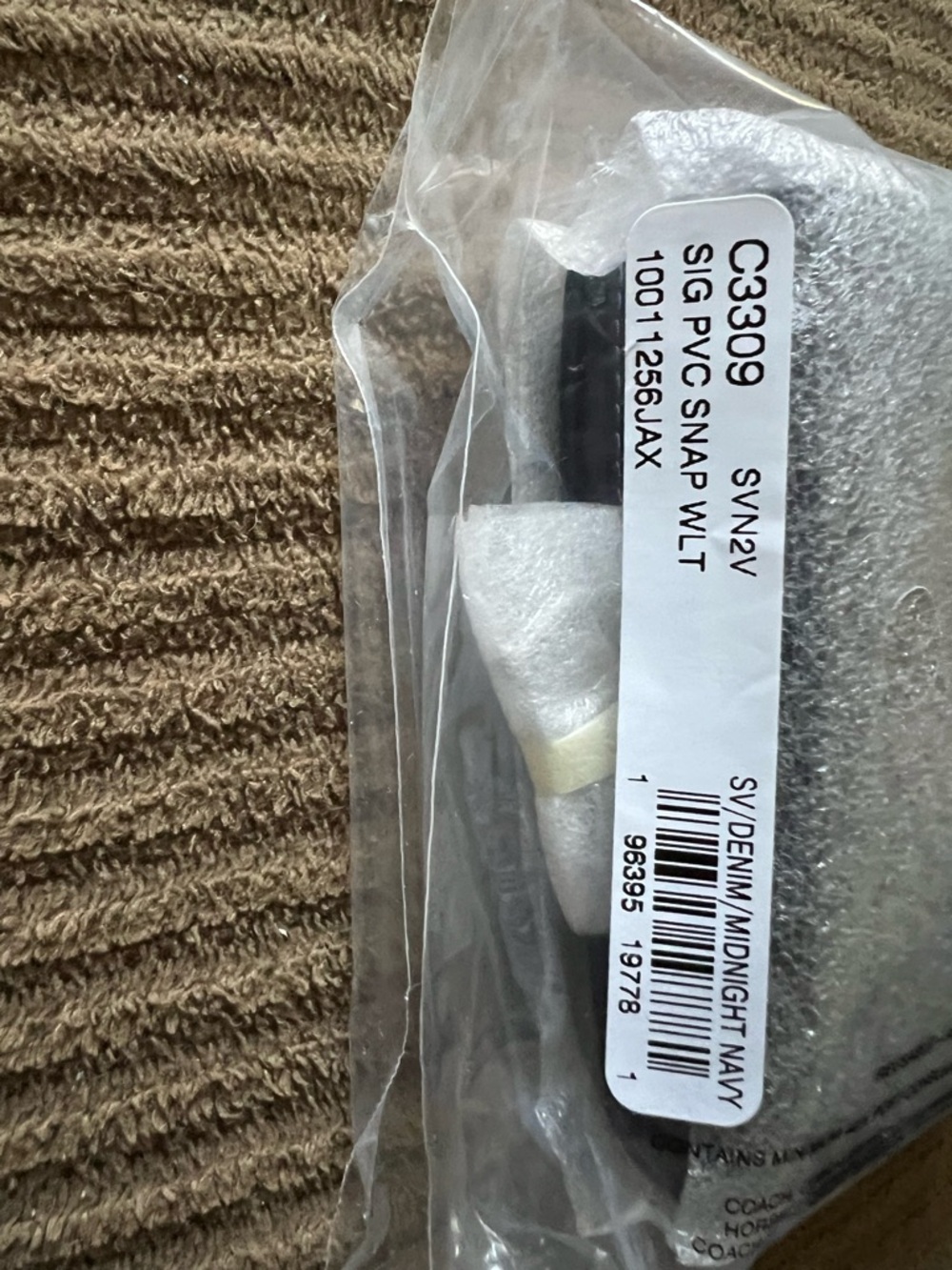 Coach Snap Wallet
In Signature Canvas NWT w/packaging - Picture 5 of 5